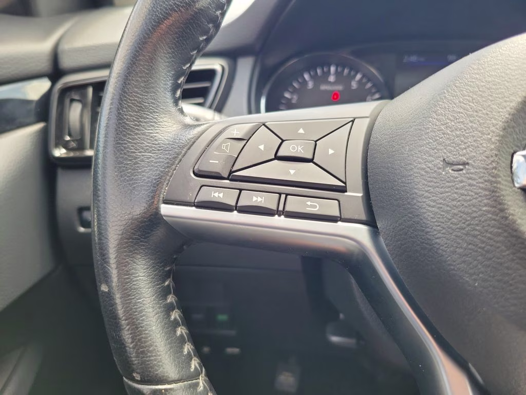 2022 Brilliant Silver Metallic Nissan Rogue Sport SV FWD SUV