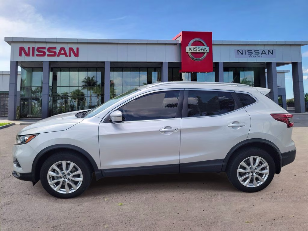 2022 Brilliant Silver Metallic Nissan Rogue Sport SV FWD SUV