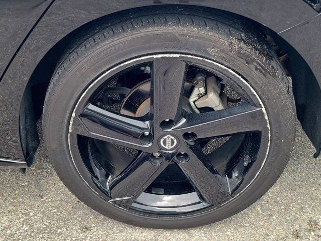 2023 Super Black Nissan Sentra SR FWD Sedan