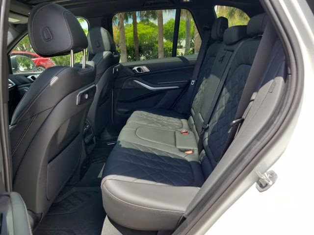 2025 Alpine White BMW X5 sDrive40i RWD SUV