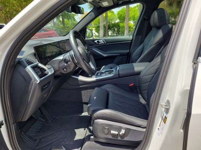 2025 Alpine White BMW X5 sDrive40i RWD SUV