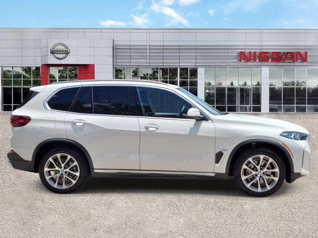 2025 Alpine White BMW X5 sDrive40i RWD SUV