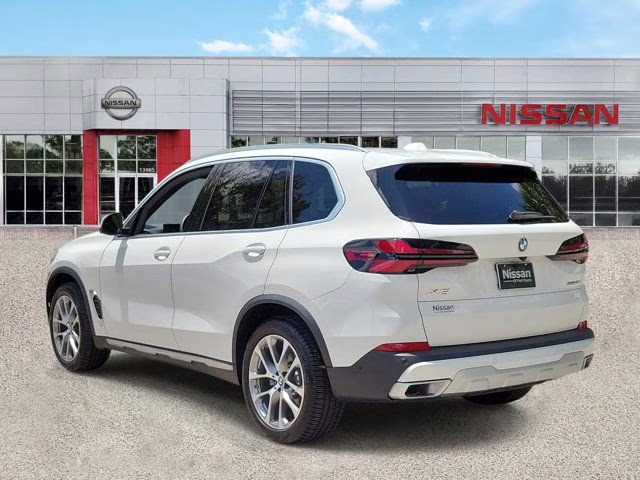 2025 Alpine White BMW X5 sDrive40i RWD SUV