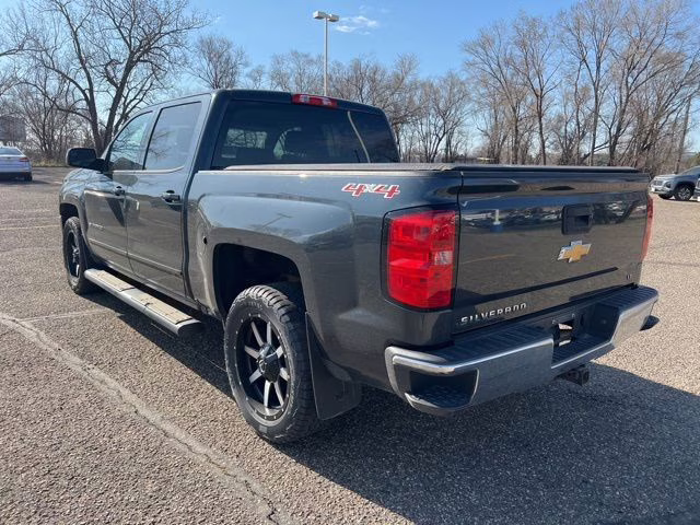 2017 Graphite Metallic Chevrolet Silverado 1500 LT 4X4 Truck