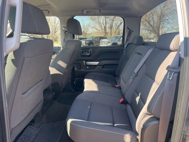 2017 Graphite Metallic Chevrolet Silverado 1500 LT 4X4 Truck