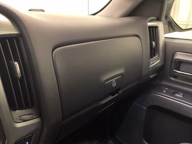 2017 Graphite Metallic Chevrolet Silverado 1500 LT 4X4 Truck