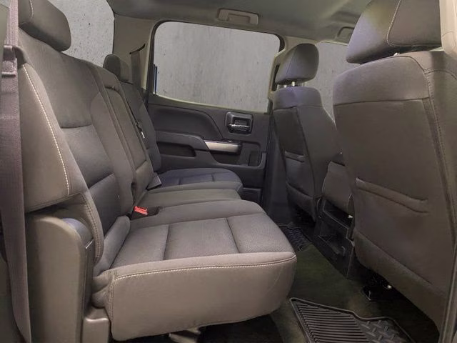 2017 Graphite Metallic Chevrolet Silverado 1500 LT 4X4 Truck
