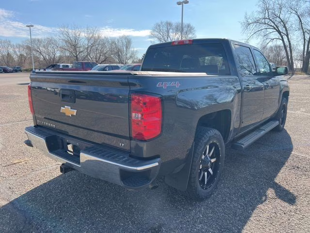 2017 Graphite Metallic Chevrolet Silverado 1500 LT 4X4 Truck