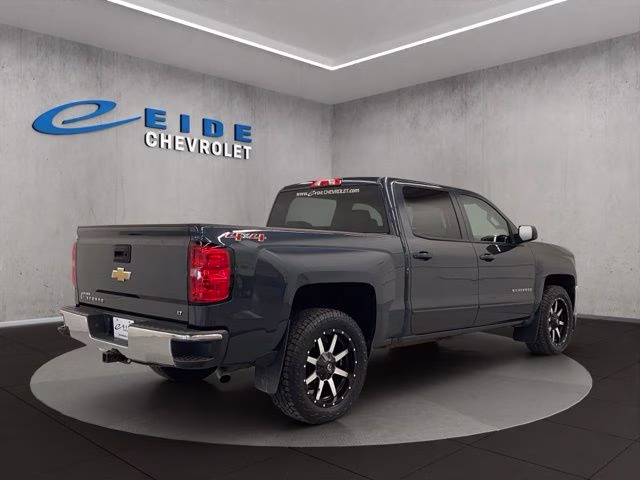 2017 Graphite Metallic Chevrolet Silverado 1500 LT 4X4 Truck