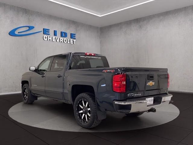 2017 Graphite Metallic Chevrolet Silverado 1500 LT 4X4 Truck