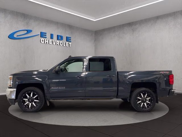 2017 Graphite Metallic Chevrolet Silverado 1500 LT 4X4 Truck