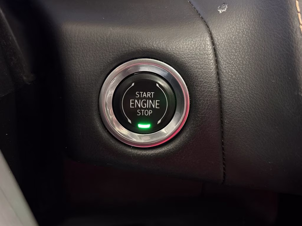 2023 Summit White GMC Yukon AT4 4X4 SUV