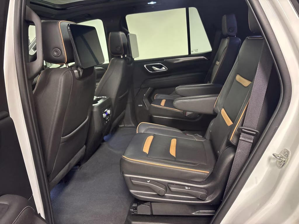 2023 Summit White GMC Yukon AT4 4X4 SUV