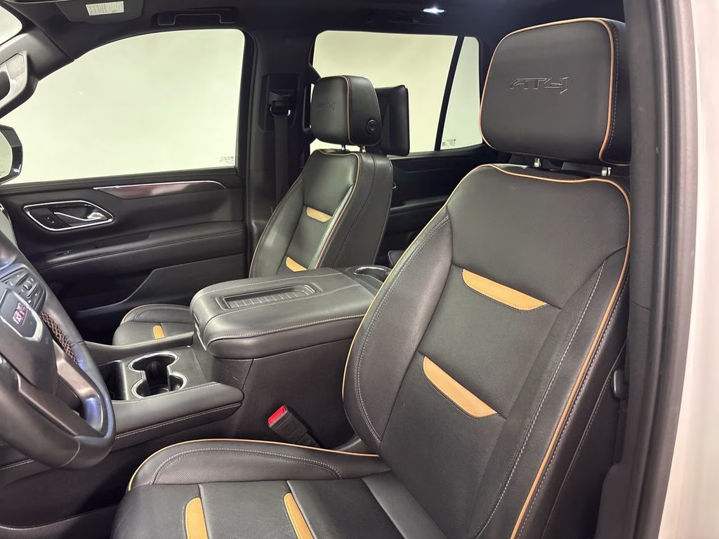 2023 Summit White GMC Yukon AT4 4X4 SUV