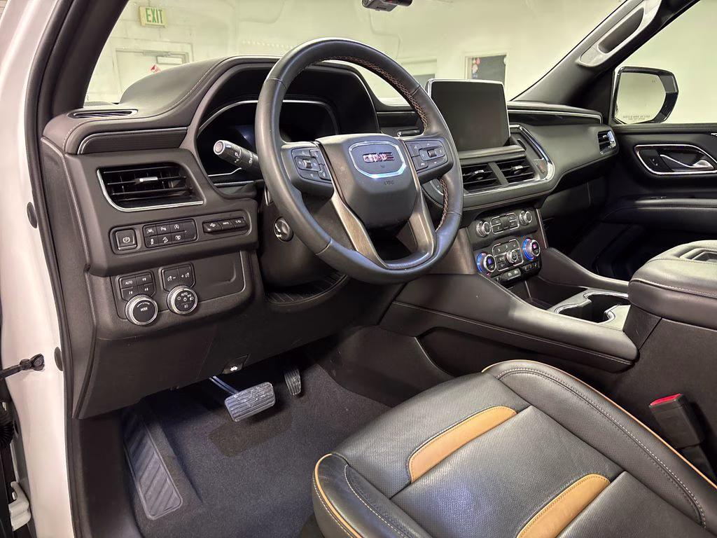 2023 Summit White GMC Yukon AT4 4X4 SUV