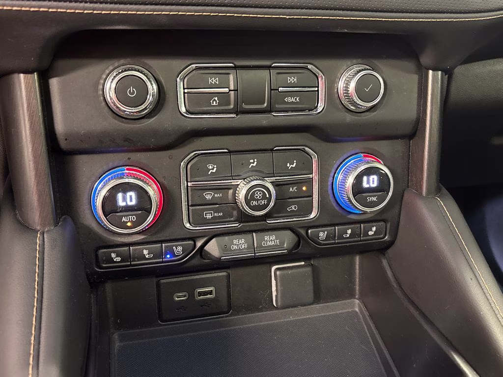 2023 Summit White GMC Yukon AT4 4X4 SUV