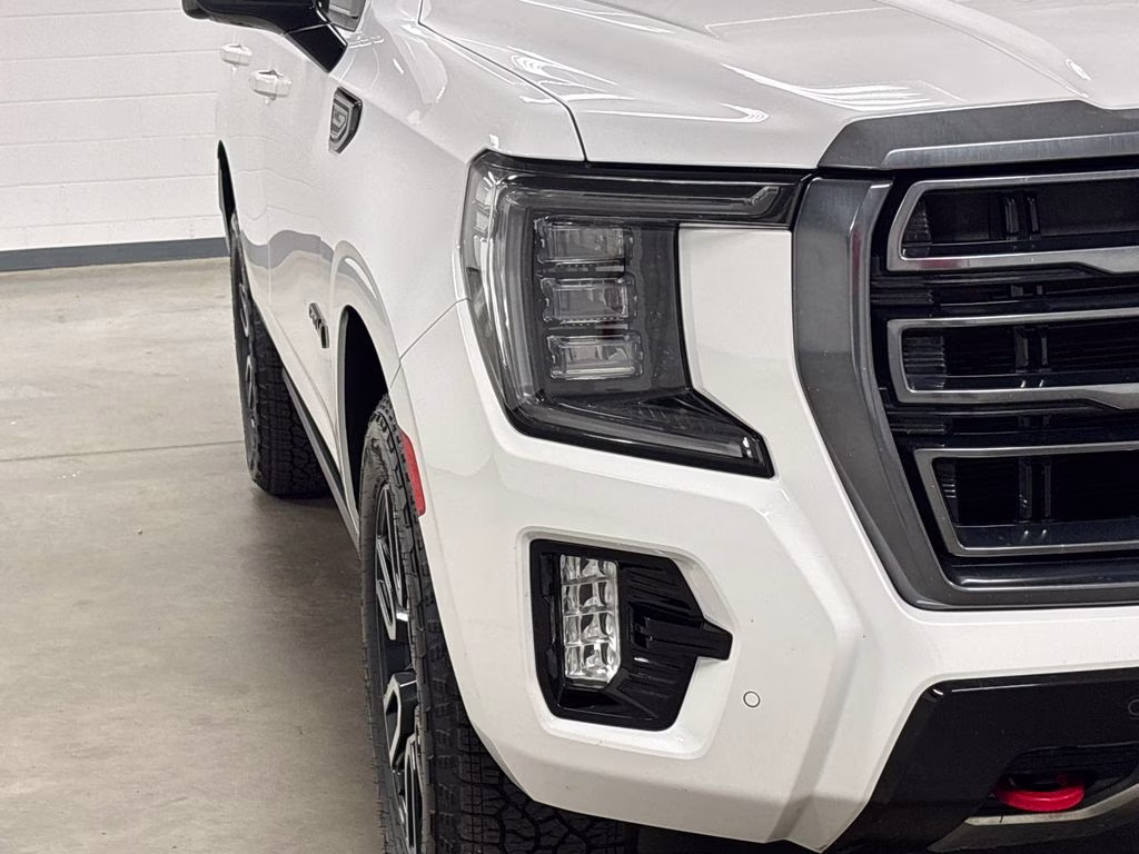 2023 Summit White GMC Yukon AT4 4X4 SUV