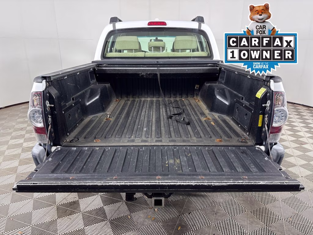 2009 Super White Toyota Tacoma PreRunner RWD Truck