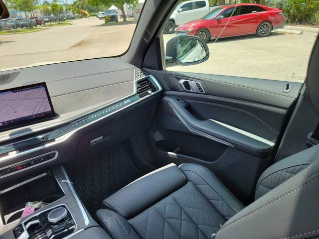 2025 Alpine White BMW X5 sDrive40i RWD SUV