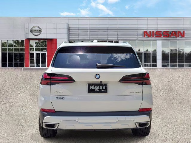 2025 Alpine White BMW X5 sDrive40i RWD SUV
