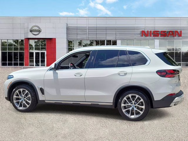 2025 Alpine White BMW X5 sDrive40i RWD SUV