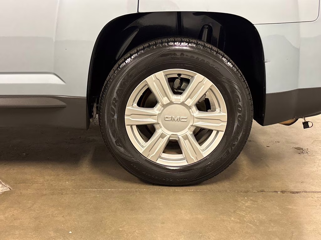 2015 Silver Sky Metallic GMC Terrain SLE-1 FWD SUV