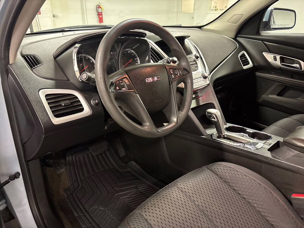 2015 Silver Sky Metallic GMC Terrain SLE-1 FWD SUV