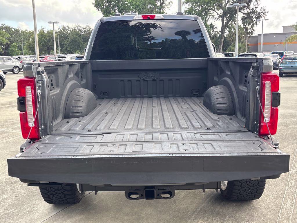 2024 Carbonized Gray Metallic Ford Super Duty F-250 SRW Lariat 4X4 Truck