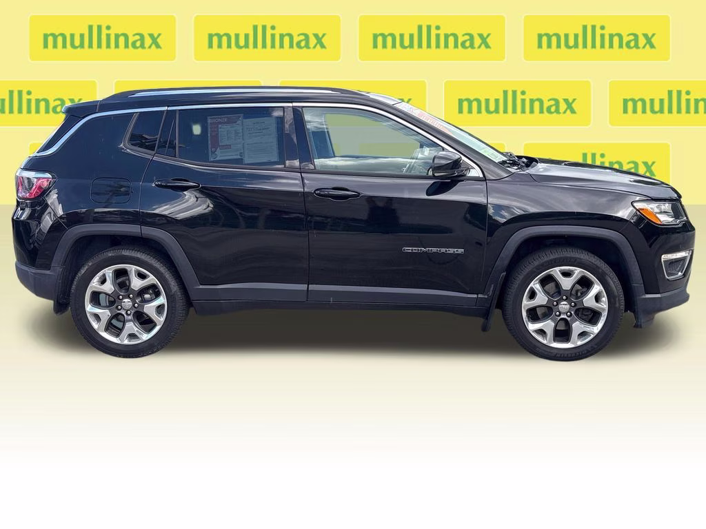 2018 Diamond Black Crystal Pearlcoat Jeep Compass Limited FWD SUV