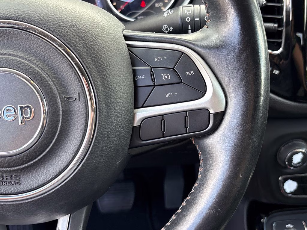 2018 Diamond Black Crystal Pearlcoat Jeep Compass Limited FWD SUV