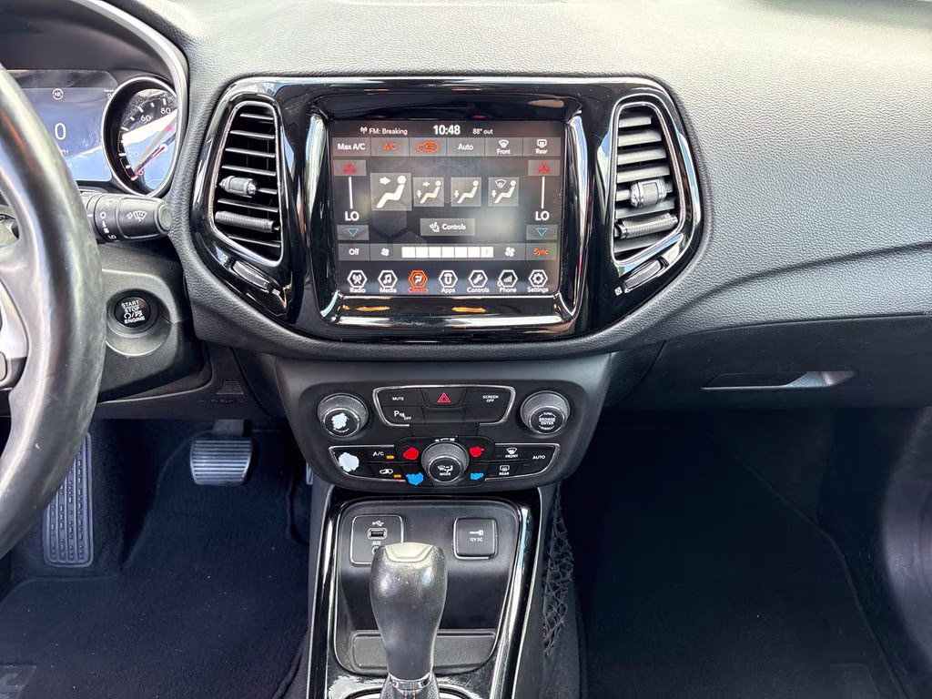 2018 Diamond Black Crystal Pearlcoat Jeep Compass Limited FWD SUV