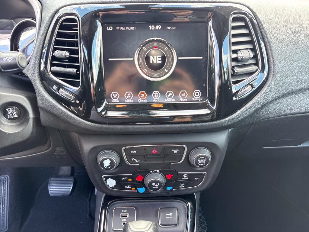 2018 Diamond Black Crystal Pearlcoat Jeep Compass Limited FWD SUV