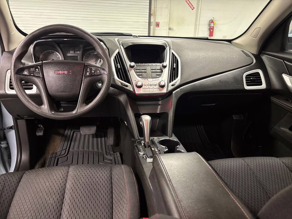 2015 Silver Sky Metallic GMC Terrain SLE-1 FWD SUV