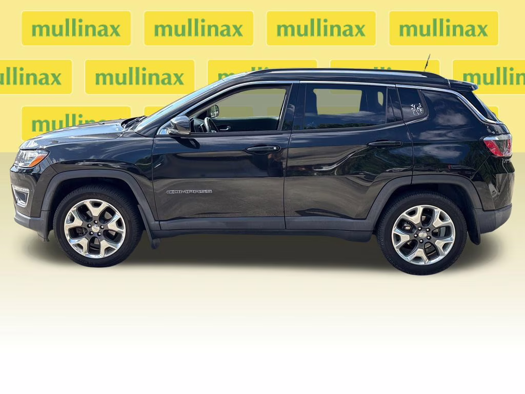 2018 Diamond Black Crystal Pearlcoat Jeep Compass Limited FWD SUV