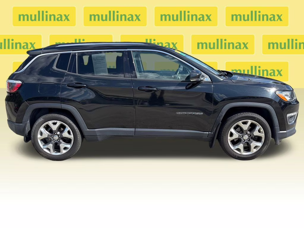 2018 Diamond Black Crystal Pearlcoat Jeep Compass Limited FWD SUV