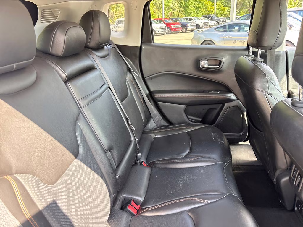2018 Diamond Black Crystal Pearlcoat Jeep Compass Limited FWD SUV