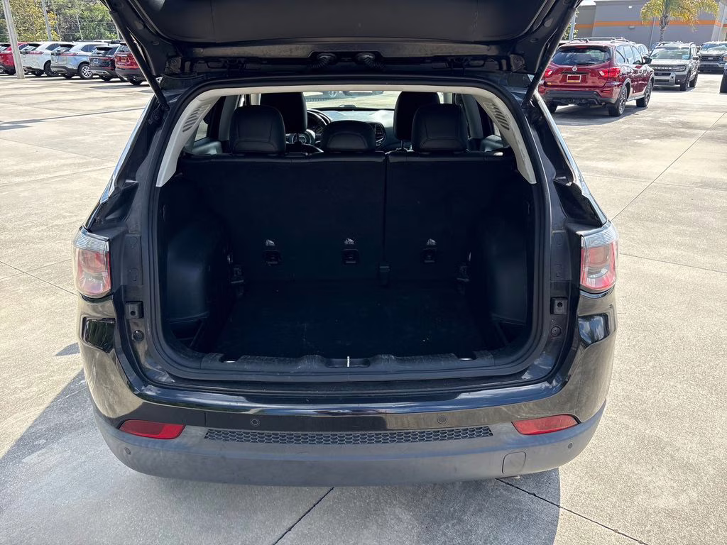 2018 Diamond Black Crystal Pearlcoat Jeep Compass Limited FWD SUV