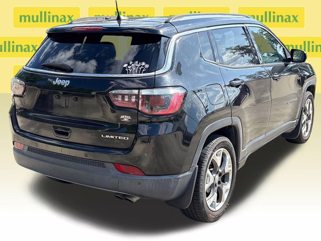 2018 Diamond Black Crystal Pearlcoat Jeep Compass Limited FWD SUV