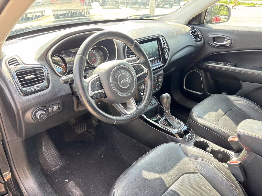 2018 Diamond Black Crystal Pearlcoat Jeep Compass Limited FWD SUV