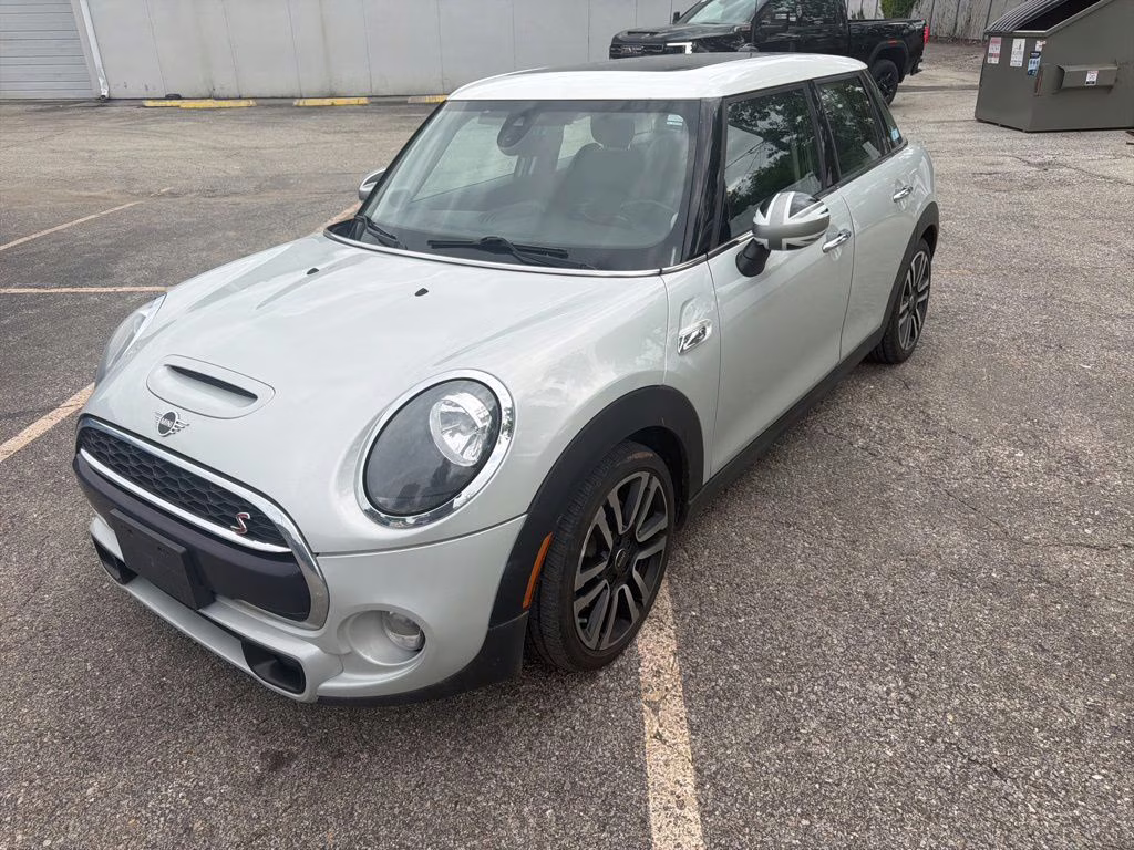 2019 White Silver MINI Cooper S Signature FWD Hatchback