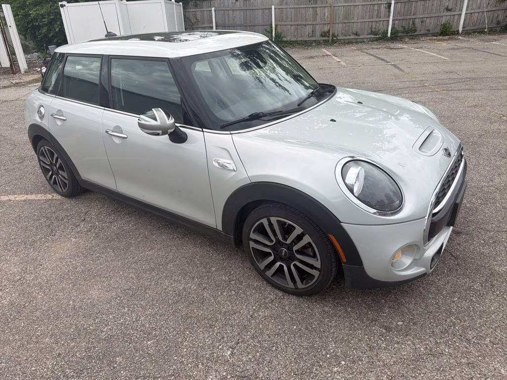 2019 White Silver MINI Cooper S Signature FWD Hatchback
