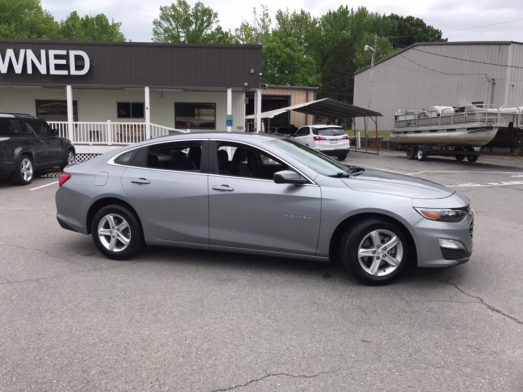 2024 Sterling Gray Metallic Chevrolet Malibu LS FWD Sedan