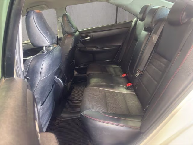 2017 Super White Toyota Camry SE FWD Sedan