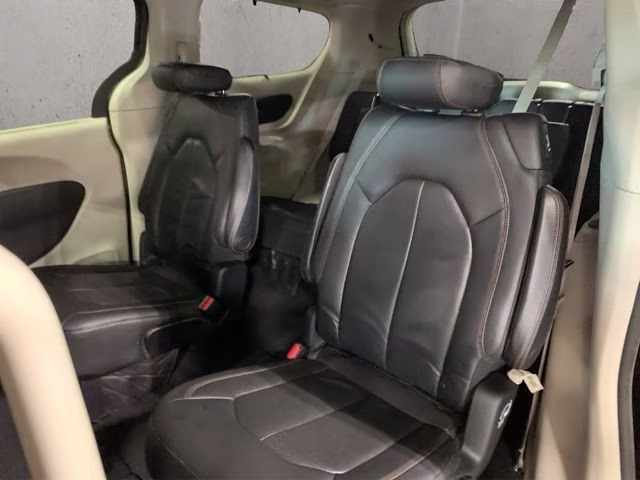 2020 Granite Crystal Metallic Clearcoat Chrysler Pacifica Touring L Plus FWD Van