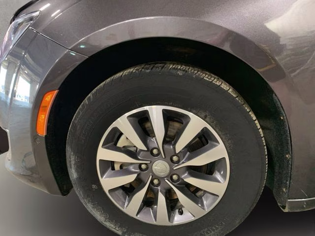 2020 Granite Crystal Metallic Clearcoat Chrysler Pacifica Touring L Plus FWD Van