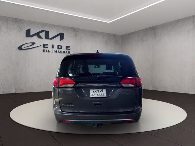 2020 Granite Crystal Metallic Clearcoat Chrysler Pacifica Touring L Plus FWD Van