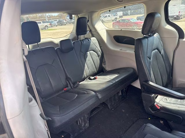 2020 Granite Crystal Metallic Clearcoat Chrysler Pacifica Touring L Plus FWD Van