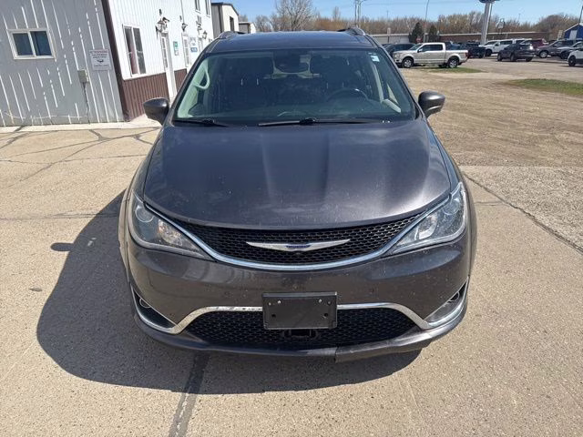 2020 Granite Crystal Metallic Clearcoat Chrysler Pacifica Touring L Plus FWD Van