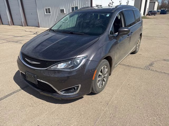 2020 Granite Crystal Metallic Clearcoat Chrysler Pacifica Touring L Plus FWD Van