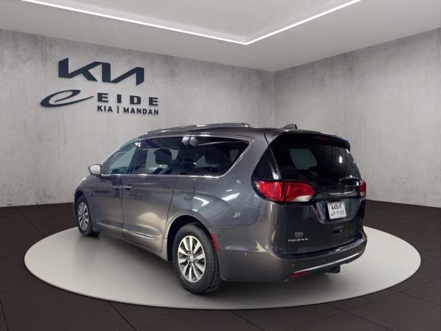 2020 Granite Crystal Metallic Clearcoat Chrysler Pacifica Touring L Plus FWD Van